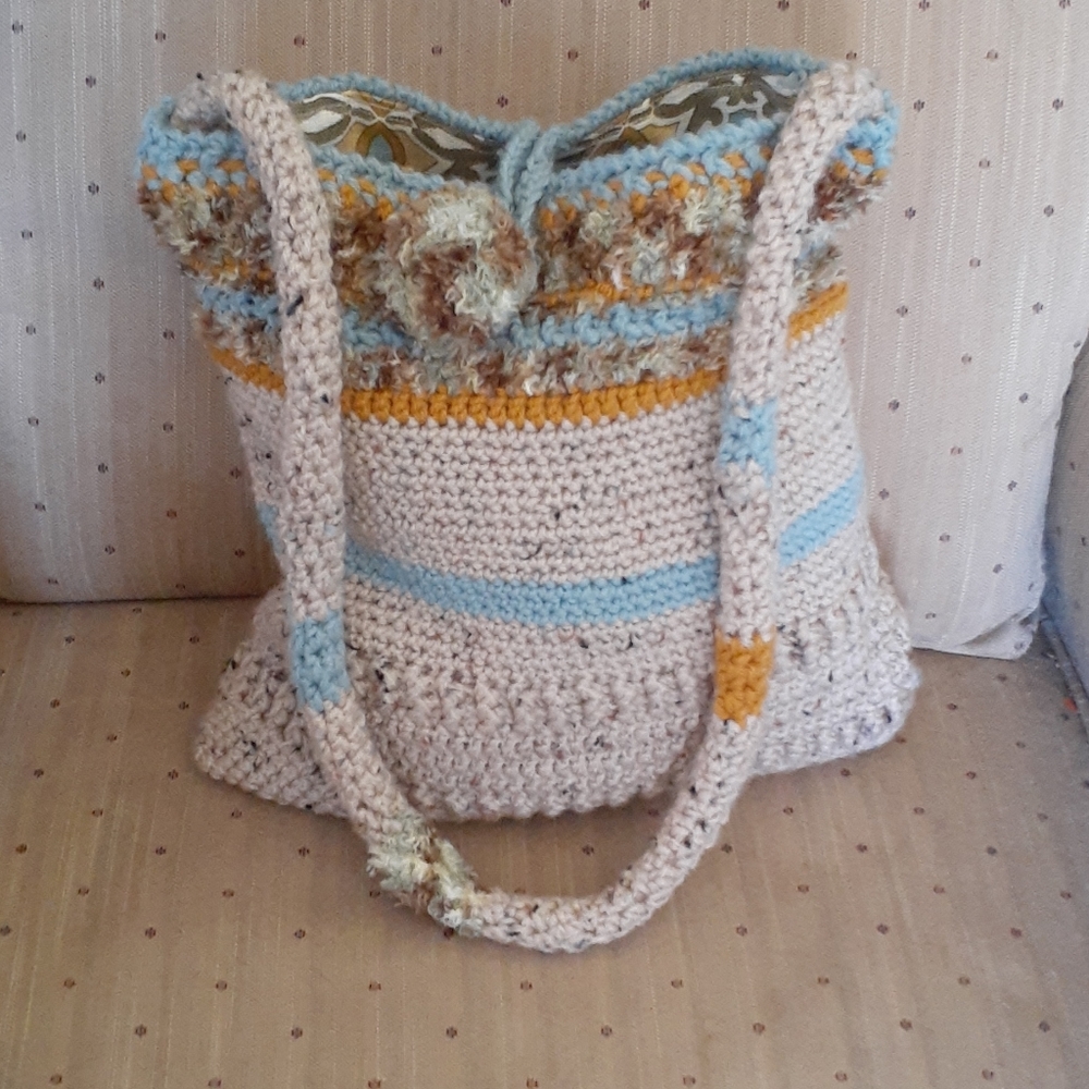 Handmade Crochet lined purse LNC